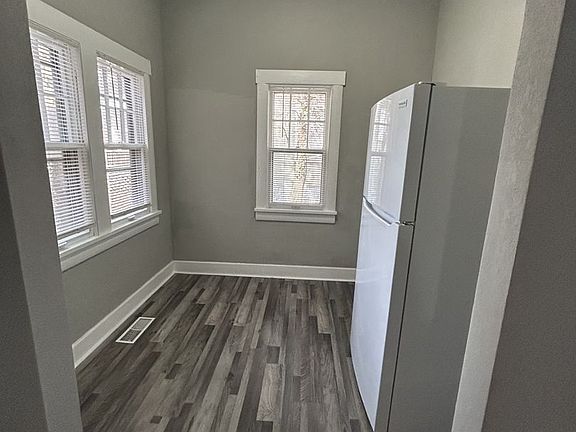 5th image of 1919 S Broadway St #A