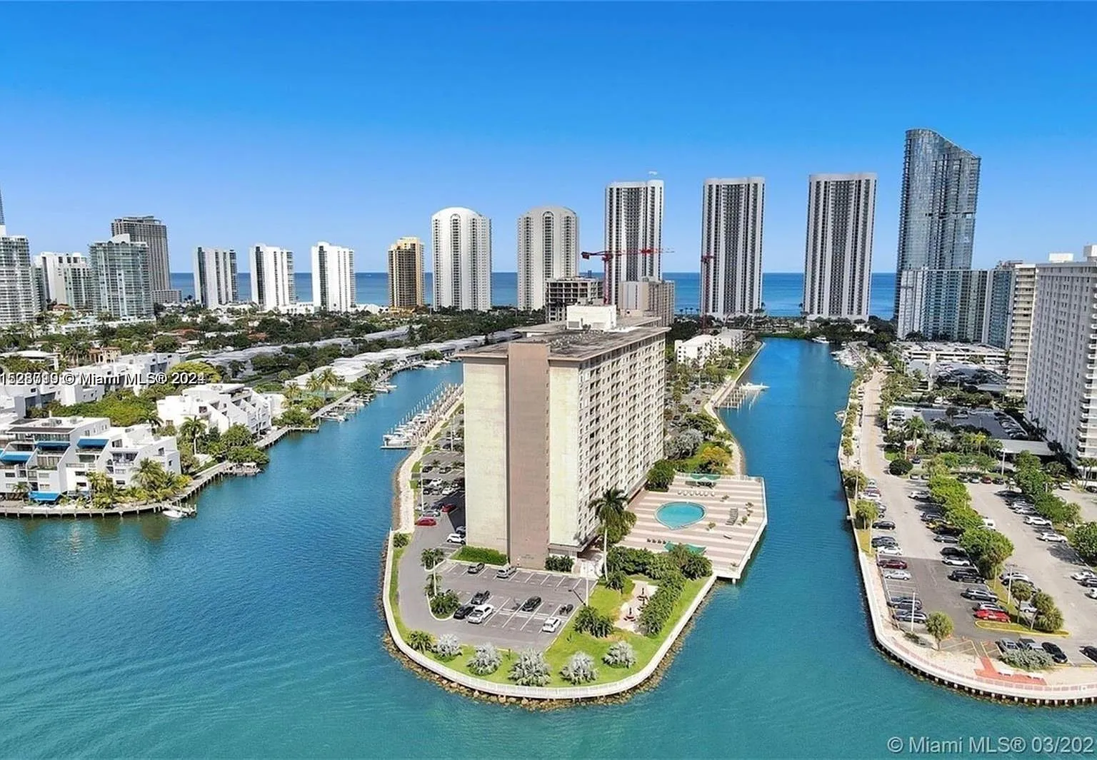1 bed, 720 sqft, $1,750 — Photo 4