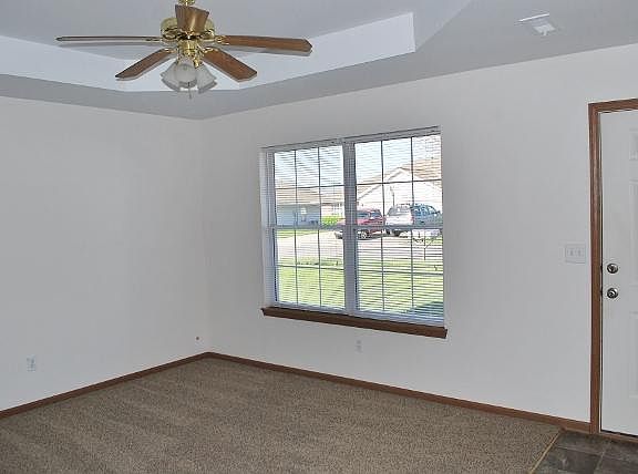 4th image of 217 Amanda Ln