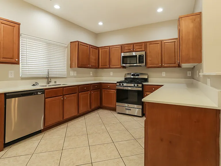 9007 Snowtrack Ave — Photo 6