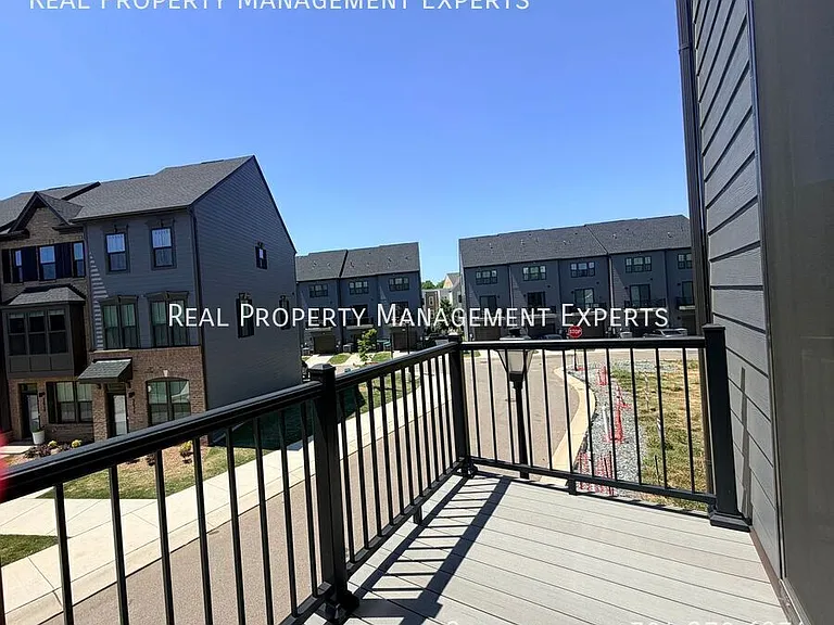 2841 Statesville Ave — Photo 19