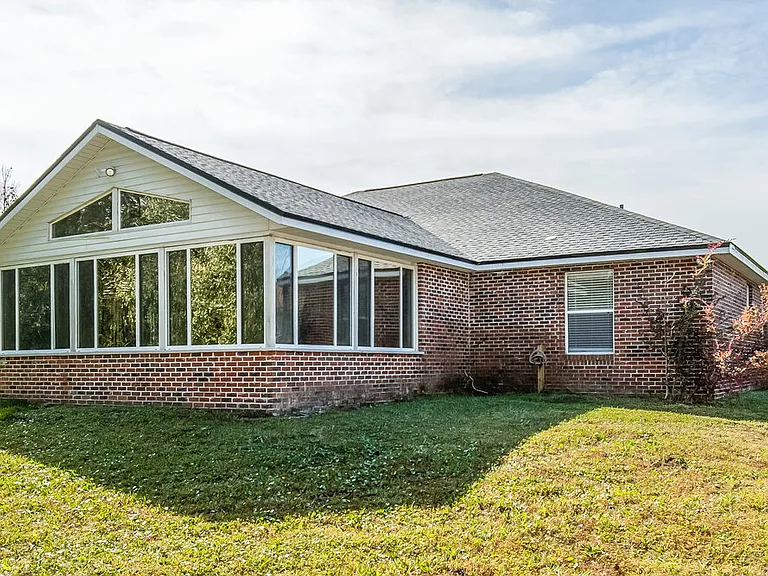 299 Thornbrook Ct — Photo 13