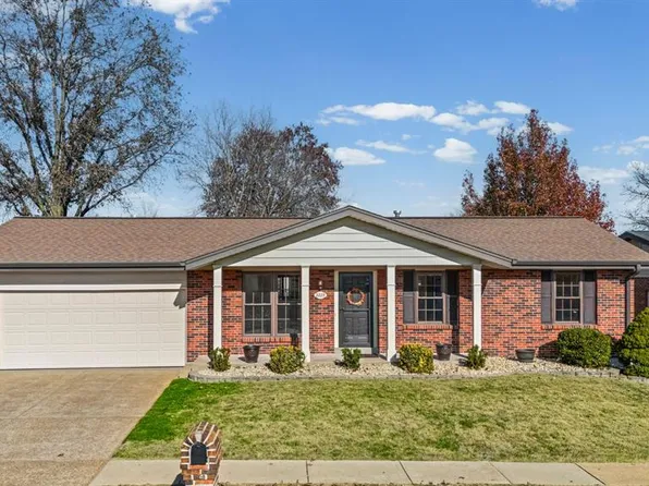 2225 Chatport Rd, Saint Louis, MO 63129