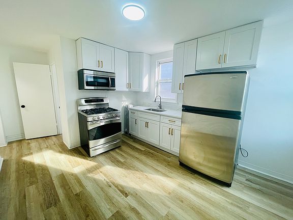 2nd image of 219 Elmwood Ave #2