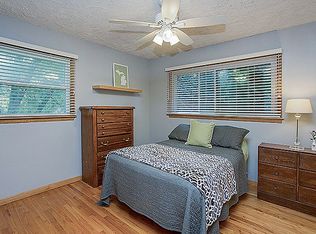 715 Crest St, Wheaton, IL 60189