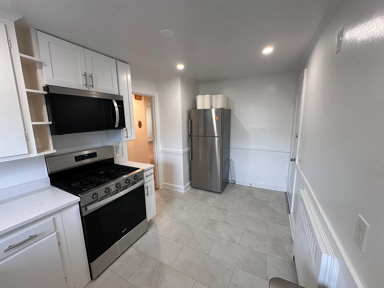 2 bed, 9999 sqft, $2,600 — Photo 4
