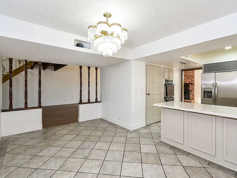 2413 Plaza Del Grande — Photo 9
