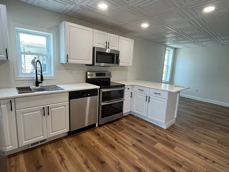 820 Main St — Photo 8