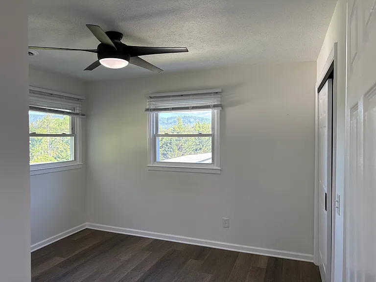 Bedroom #1/Primary