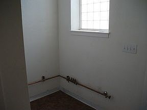 4th image of 123 NE 4th St
