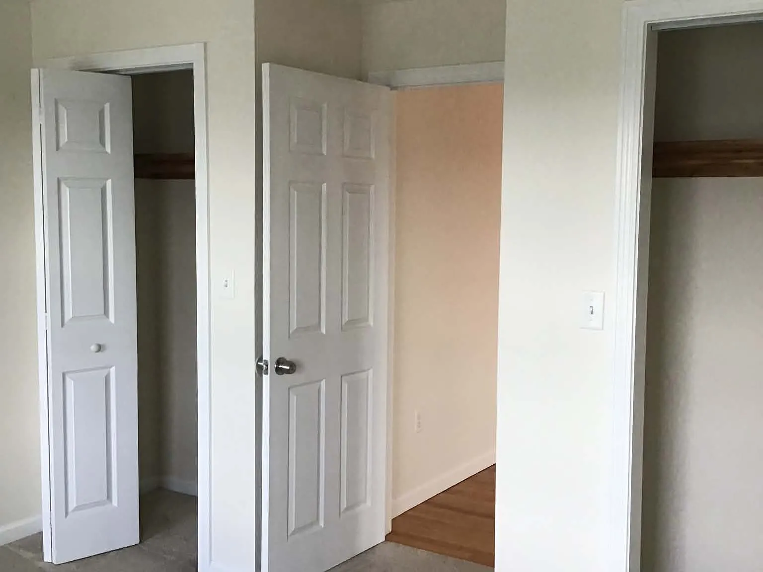2 bed, 1200 sqft, $2,000 — Photo 3