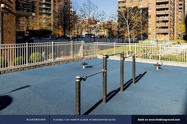 Rented by The Blueground | media 100