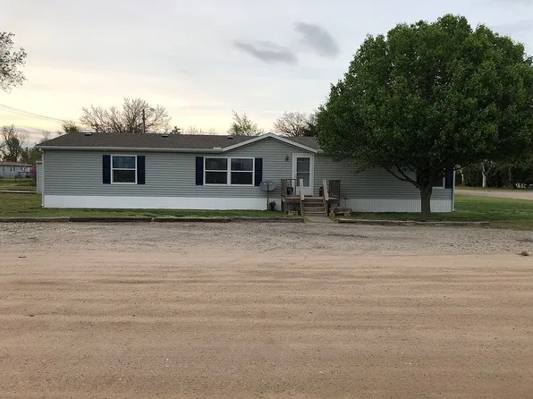 122 S Prairie St, Saint John, KS 67576