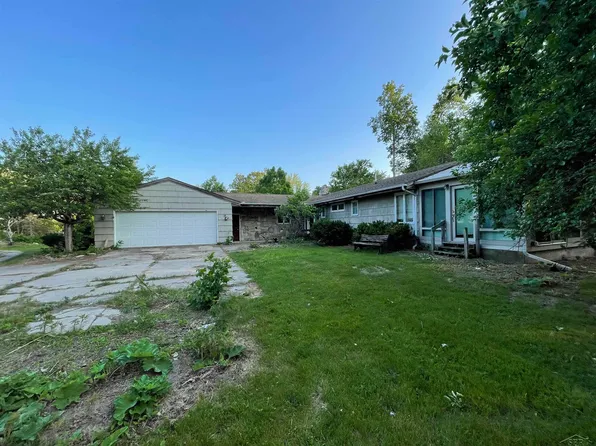 7049 Midland Rd, Freeland, MI 48623