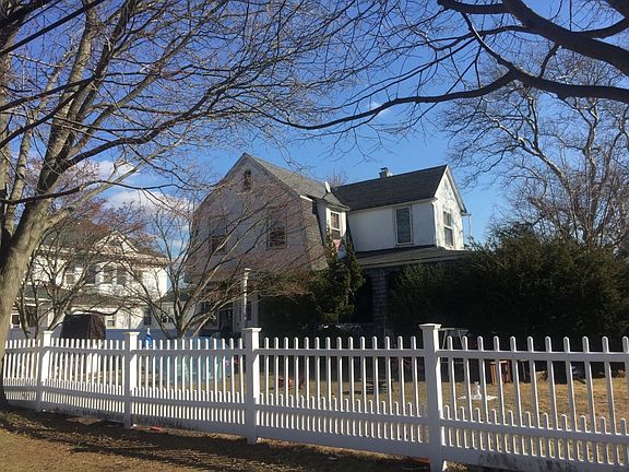3rd image of 1520 Point Breeze Pl