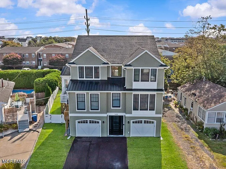 1608 East St — Photo 3
