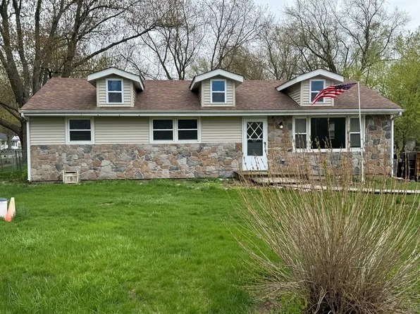 1201 North Ave, Crystal Lake, IL 60014