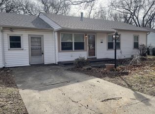 1938 SW McAlister Ave, Topeka, KS 66604