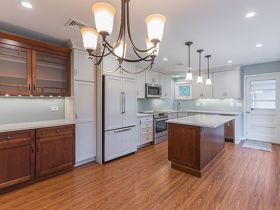 Gorgeous New Kitchen/Dining