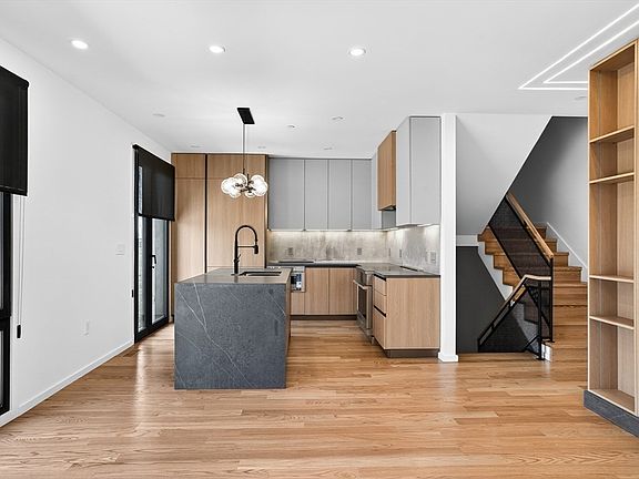 3rd image of 15 Algonquin Rd #2