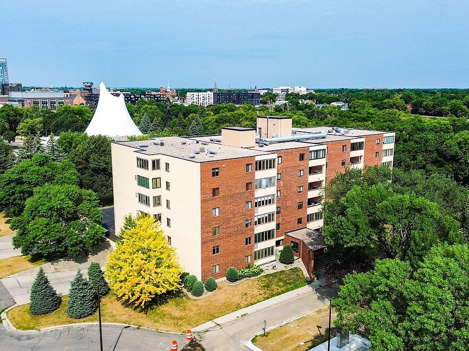 1st image of 105 3rd St N APT 201