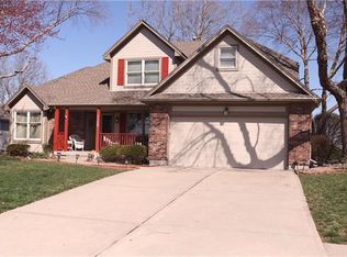 1128 NE Kenwood Dr, Lees Summit, MO 64064