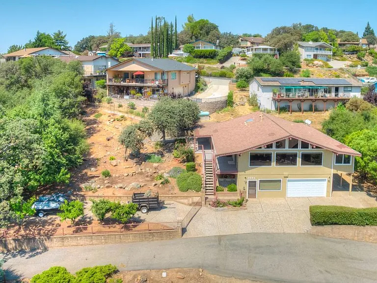 5446 Royal Oaks Dr — Photo 13