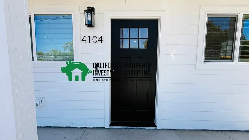 2 bed, 713 sqft, $2,250 — Photo 4