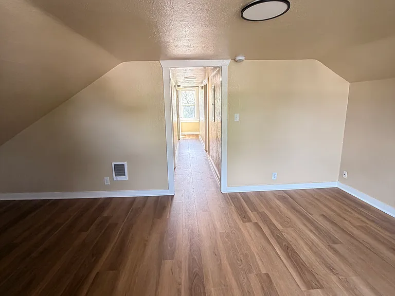 1218 E Queen Ave #2 — Photo 15