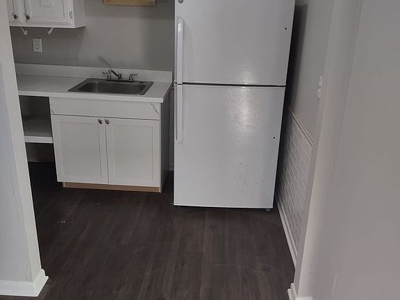 5th image of 80 Weber Ave #7