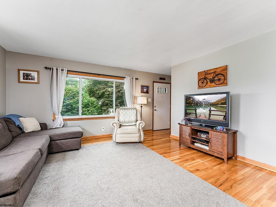 556 Mansfield Ave, Star City, WV 26505 Zillow