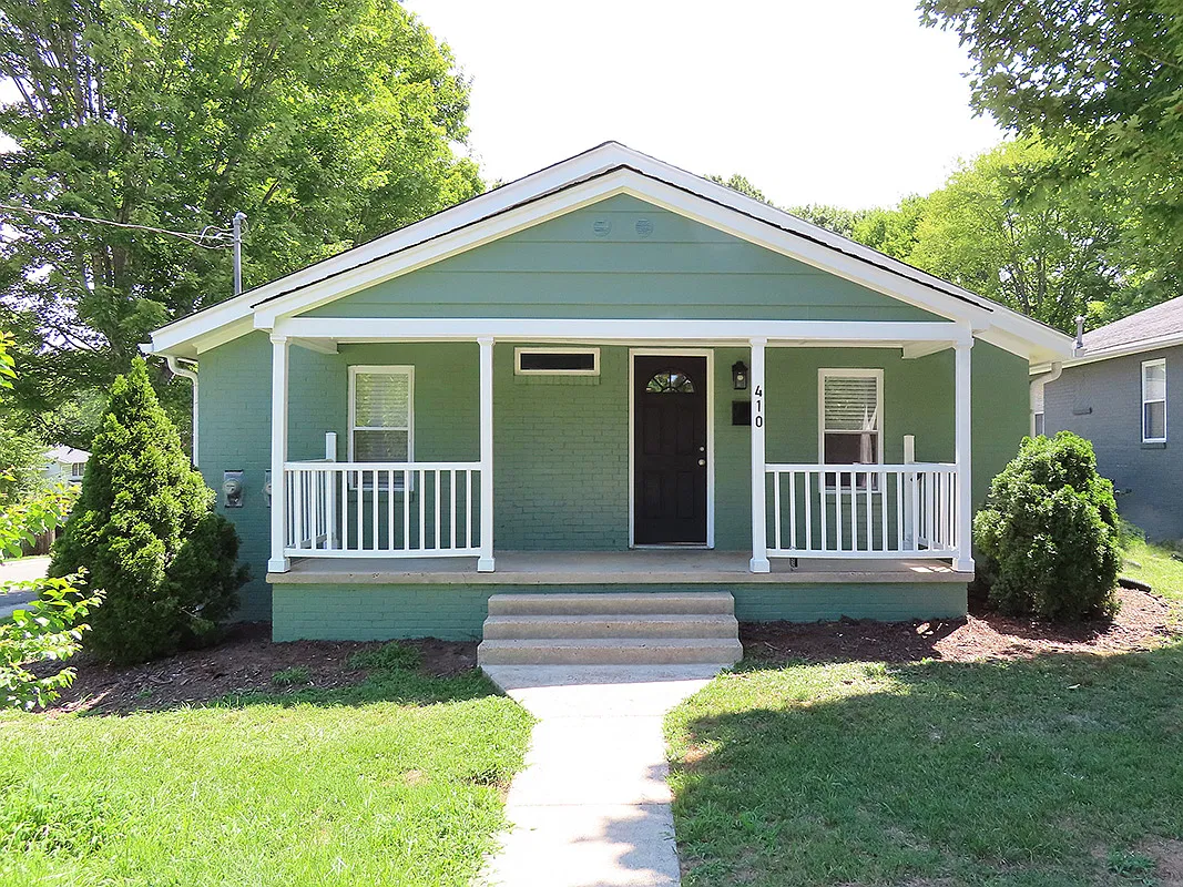 3 bed, 1000 sqft, $2,700 — Photo 1