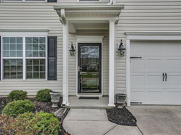 2nd image of 7309 Daffodil Ln