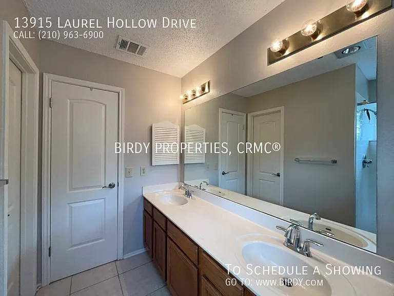 13915 Laurel Hollow Dr — Photo 23