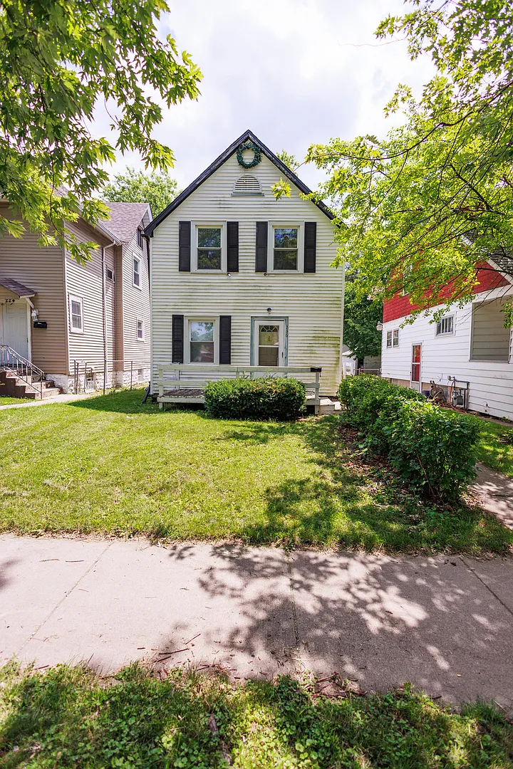236 S Greenwood Ave photo 1