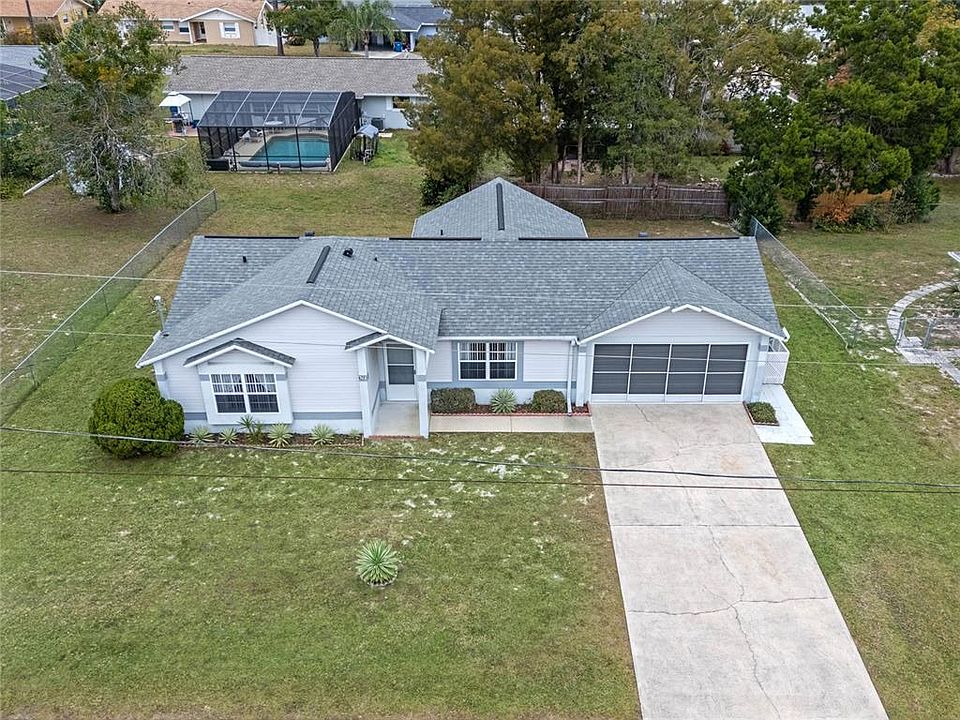 1st image of 745 FAIRLAWN DRIVE