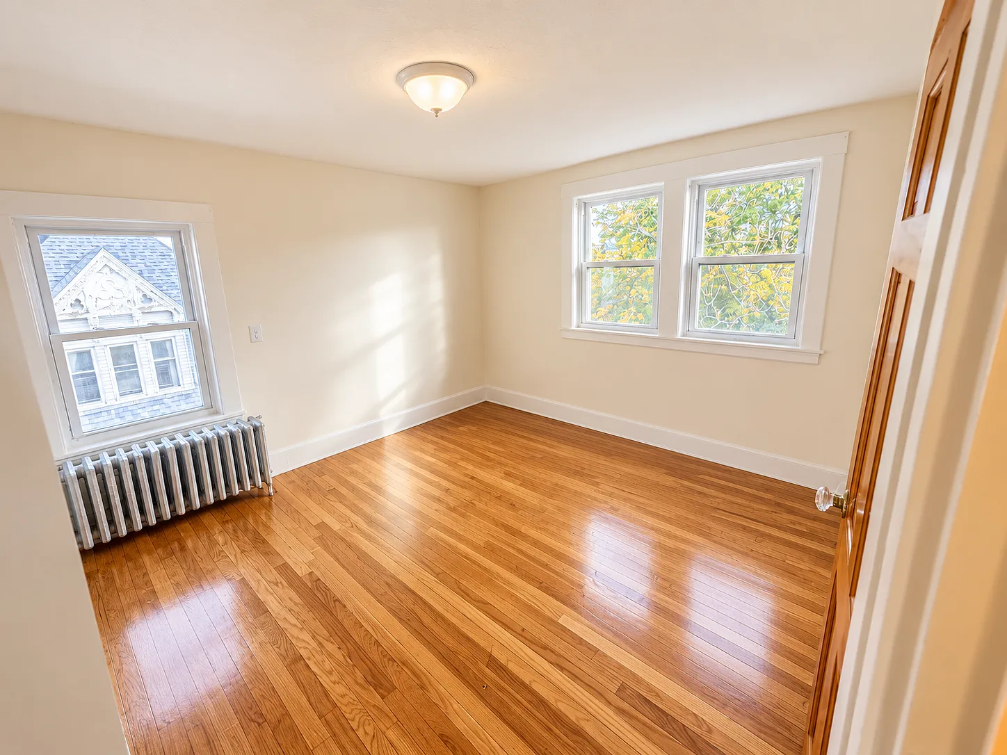 3 bed, 1000 sqft, $3,000 — Photo 3