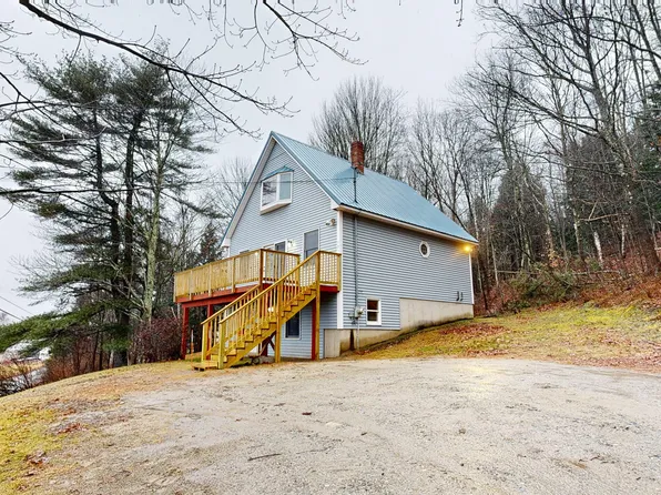 121 Pond Road, Wales, ME 04280