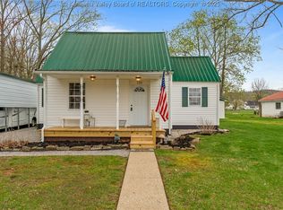 202 Locust St, Eleanor, WV 25070