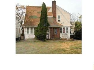 21 Robertson Rd, West Orange, NJ 07052