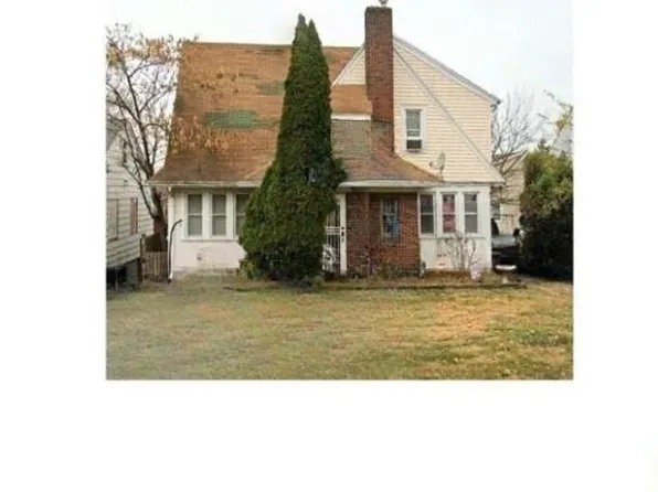 21 Robertson Rd, West Orange, NJ 07052