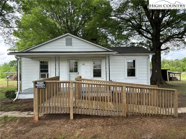 135 Hendren Lane, Hiddenite, NC 28636