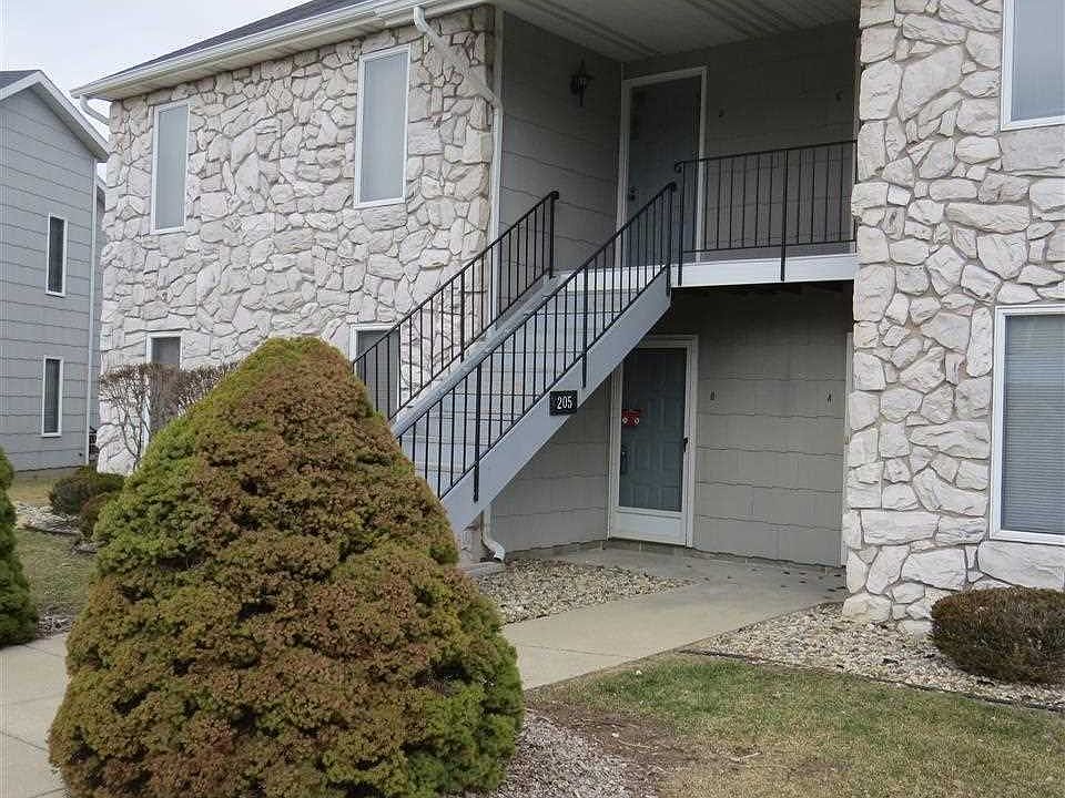 1st image of 205B Tanglewood Dr