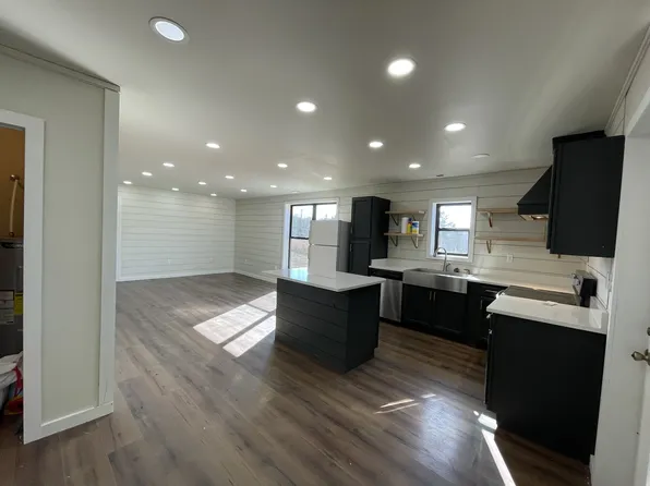 406 Simmons Branch Rd, Centerville, TN 37033