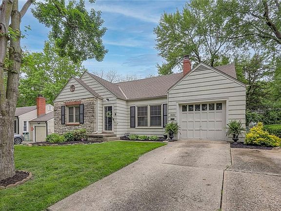 2nd image of 8150 Ward Parkway Pl