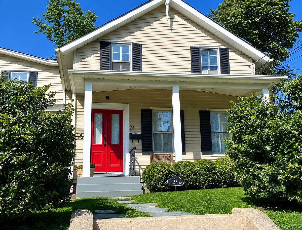 2 bed, 1.0 bath, 1200 sqft, $4,000 — Photo 1