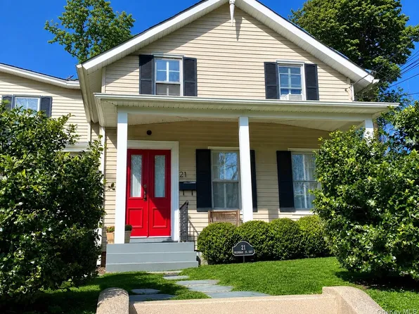 21 Mechanic St, Huntington, NY 11743