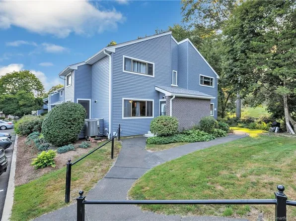 214 Shagbark Drive #214, Derby, CT 06418
