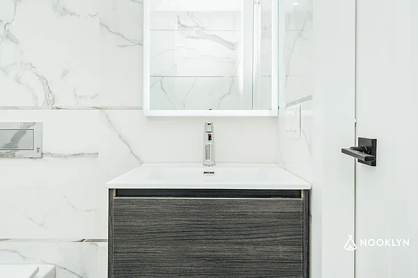 Rented by Nooklyn NYC LLC | media 54