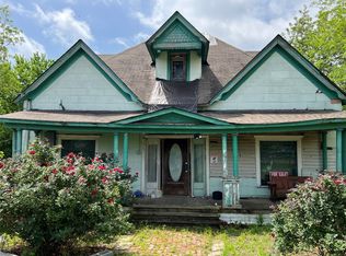 305 W Cockrell St, Celeste, TX 75423